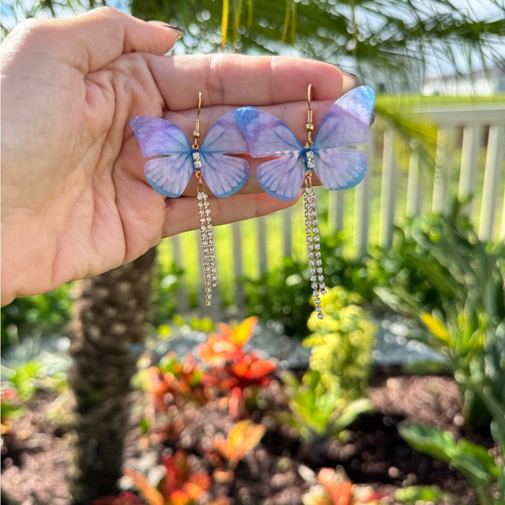 Lavender Butterfly Crystal Drop Earrings NWT 3/$15 ✨